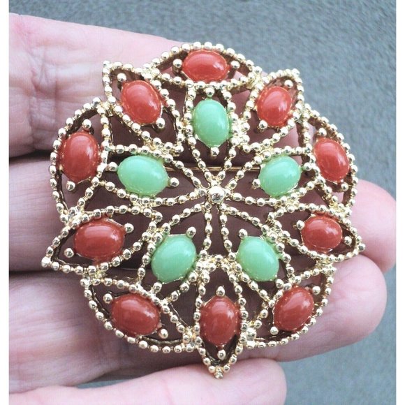 Vintage SARAH COVENTRY Moghul BROOCH Burnt Orange & Light Green Lucite 2" - Picture 2 of 5